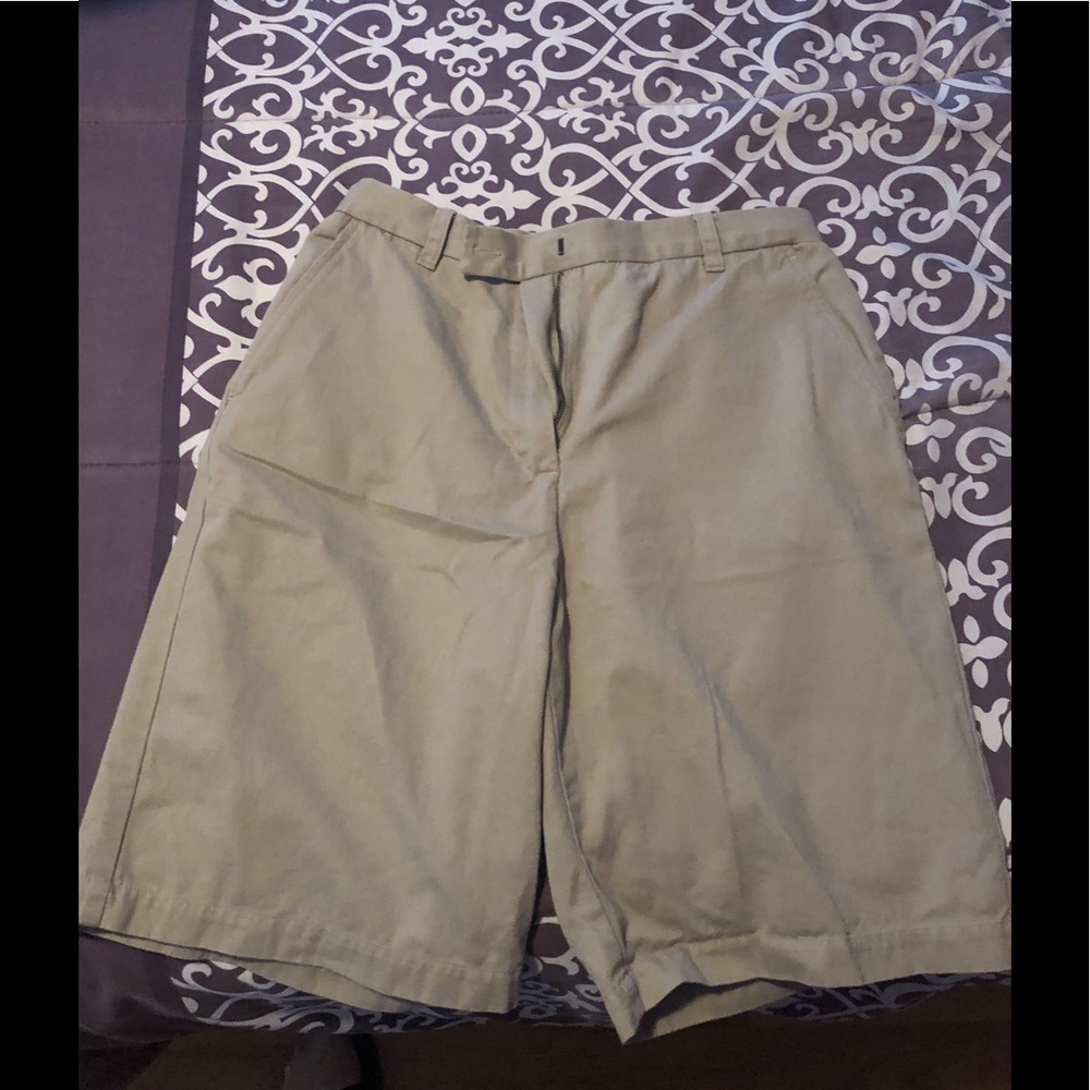 Women’s Brown Kaki Shorts. Euc